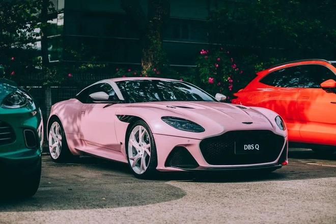 红牛二队横扫阿斯顿马丁,拉塞尔点燃赛场 红牛二队横扫阿斯顿马丁,拉塞尔点燃赛场