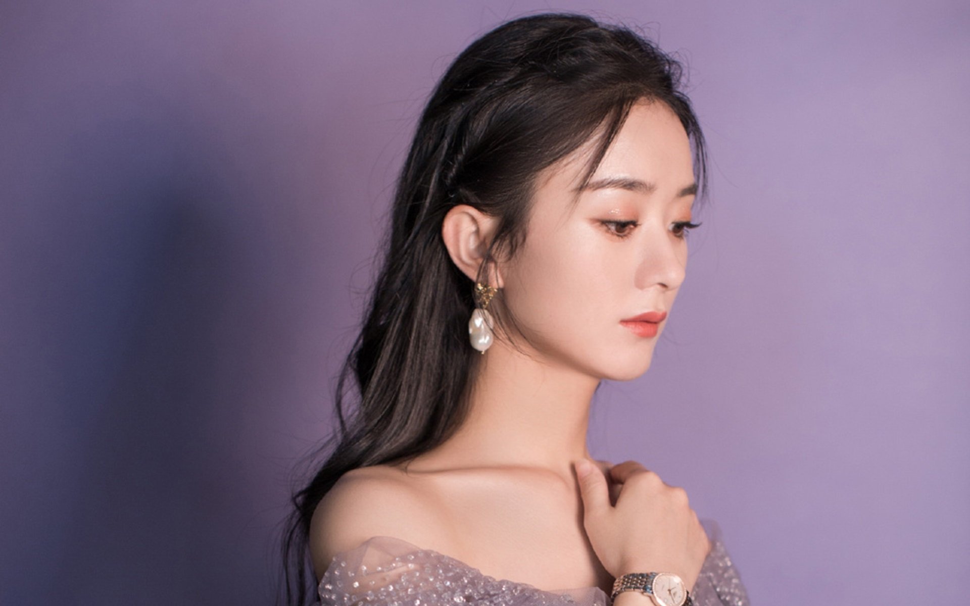 爱游戏娱乐-我将按此理解，为您创作一篇展现两种不同团队精神的文章