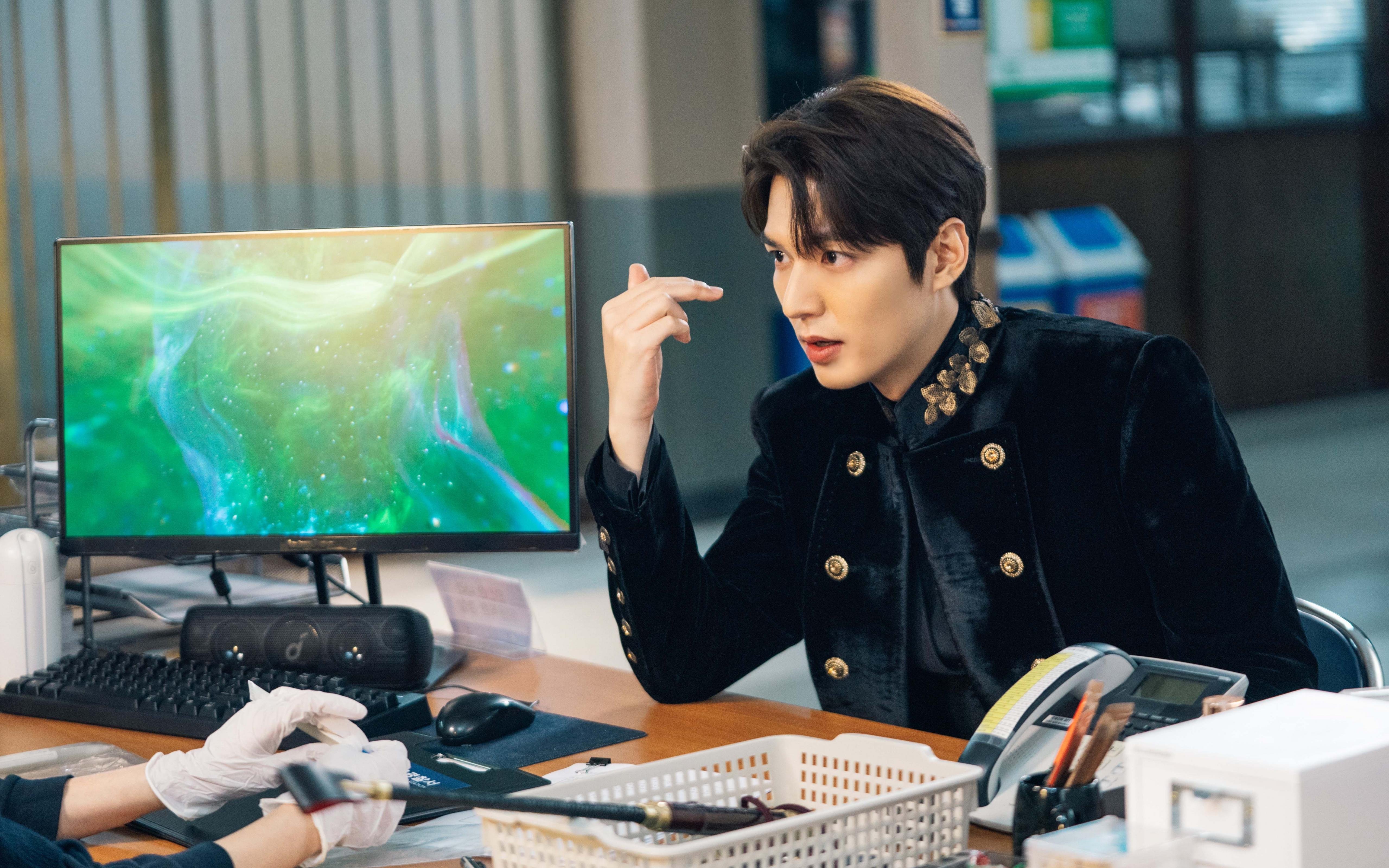 大苹果城的钢铁洪流，尼克斯踏平独行侠，马克西封神之夜