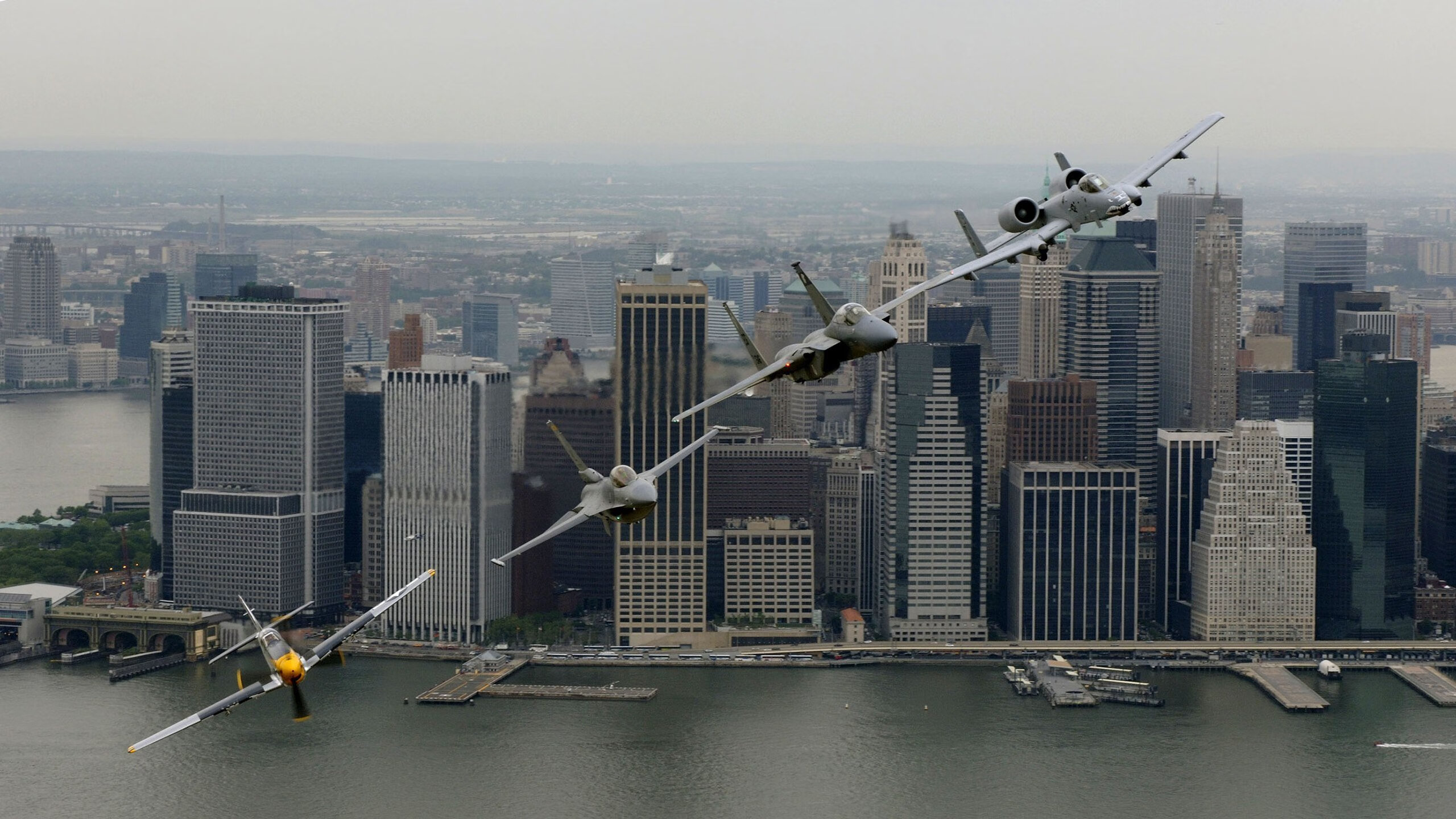 萨内一射三传导演安菲尔德奇观，红军收割里昂，德国飞翼在虚幻与现实的夹缝中闪光